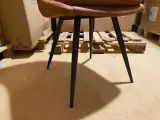 Set van 6 eetkamerstoelen cognac – foto 6 – kavel bij Onlineveilingmeester, Joure