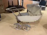 Kinderwagen decoratie créme – foto 3 – kavel bij Onlineveilingmeester, Joure