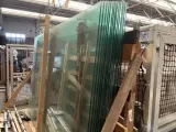 3x Officiële padelbanen frames en glazen panelen ca. 50 panelen – foto 10 – kavel bij Onlineveilingmeester, Hoogeveen