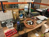 Partij bouwgereedschap en bouwmaterialen W.o. Bosch, DeWALT – kavel bij Onlineveilingmeester, Hoogeveen
