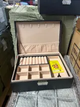 2x Pallet luxe sieradenboxen, -opbergers, -displays – foto 2 – kavel bij Onlineveilingmeester, Hoogeveen