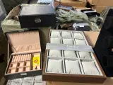 2x Pallet luxe sieradenboxen, -opbergers, -displays – foto 3 – kavel bij Onlineveilingmeester, Hoogeveen