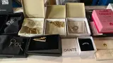 Ca. 15x Partij sieraden en accessoires w.o. ringen, oorbellen, kettingen, W.o. NALI, Purelei, Elli, Caintè En BYNOUCK – foto 3 – kavel bij Onlineveilingmeester, Hoogeveen