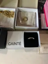 Ca. 15x Partij sieraden en accessoires w.o. ringen, oorbellen, kettingen, W.o. NALI, Purelei, Elli, Caintè En BYNOUCK – foto 5 – kavel bij Onlineveilingmeester, Hoogeveen