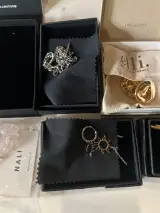 15x Partij sieraden en accessoires w.o. ringen, oorbellen, kettingen W.o. NALI, Purelei, Elli, Caintè en BYNOUCK – foto 7 – kavel bij Onlineveilingmeester, Hoogeveen