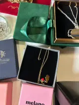 46x Sieraden, horloges en accessoires W.o. BYBORN, Cainté, Inès Rochinha, Massimo Dutti, Heideman en BSKIND – foto 7 – kavel bij Onlineveilingmeester, Hoogeveen