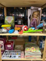 8x Inhoud stellingvak w.o. speelgoed, gezelschapsspellen, hobbyartikelen W.o. Tonies, kikkerland, Ravensburger – foto 2 – kavel bij Onlineveilingmeester, Hoogeveen