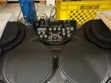 Draagbaar elektronisch tafel-drumstel Alesis – foto 3 – kavel bij Onlineveilingmeester, Hoogeveen
