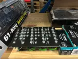 7x Muziekinstrumenten, studio- en audioapparatuur W.o. Devine, Roland – foto 3 – kavel bij Onlineveilingmeester, Hoogeveen