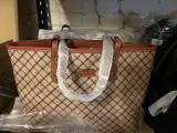 9x Calvin Klein tas, 2x diverse tassen – foto 3 – kavel bij Onlineveilingmeester, Hoogeveen