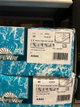 7x Diverse schoenen w.o. veiligheidsschoenen W.o. Birkenstock, Safeway, Portwest en Slipbuster – foto 3 – kavel bij Onlineveilingmeester, Hoogeveen