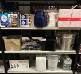 3x Inhoud stellingplank w.o. horeca- en keukenbenodigdheden W.o. KitchenAid, Duralex – kavel bij Onlineveilingmeester, Hoogeveen