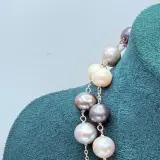 Meerkleurig parelcollier (10mm) met magnetische sluiting – foto 4 – kavel bij Onlineveilingmeester