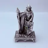 Tudor Mint England - The Wizard Knight statuette met zilver vergoten – kavel bij Onlineveilingmeester
