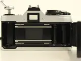 Canon AE-1 spiegelreflexcamera met lenzen en toebehoren – foto 7 – kavel bij De Kringwinkel, Antwerpen