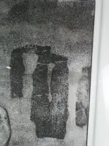 Mysterieus Surrealistisch Kunstwerk achter glas – foto 8 – kavel bij De Kringwinkel, Heverlee