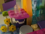 LEGO Friends - uitgebreide bouwset met gebouwen en accessoires – foto 22 – kavel bij De Kringwinkel, Heverlee