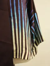 ESSENTIEL ANTWERP - Prachtige oversized blouse met kleurrijke print en sjaalkraag – foto 3 – kavel bij De Kringwinkel, Antwerpen