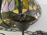 Tiffany-stijl hanglamp met libellenmotief – foto 17 – kavel bij De Kringwinkel, Heverlee
