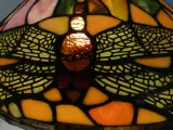 Tiffany-stijl hanglamp met libellenmotief – foto 4 – kavel bij De Kringwinkel, Heverlee