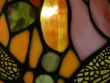 Tiffany-stijl hanglamp met libellenmotief – foto 5 – kavel bij De Kringwinkel, Heverlee