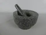 Granieten vijzel met stamper – kavel bij De Kringwinkel, Diest