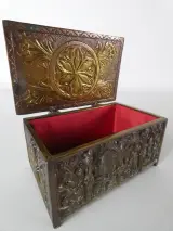 Vintage neogotisch bronzen/messing kistje – foto 2 – kavel bij De Kringwinkel, Heverlee