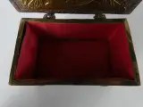 Vintage neogotisch bronzen/messing kistje – foto 4 – kavel bij De Kringwinkel, Heverlee
