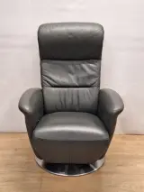Relaxfauteuil in antracietgrijs leder met glanzende metalen schotelvoet - Hukla Duitsland – foto 2 – kavel bij De Kringwinkel, Gent