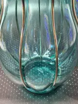 Vintage turquoise glazen vaas in Murano-stijl met metalen frame – foto 8 – kavel bij De Kringwinkel, Gent