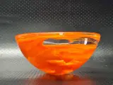 Kosta Boda Atoll grote oranje design schaal van Anna Ehrner – foto 3 – kavel bij De Kringwinkel, Gent