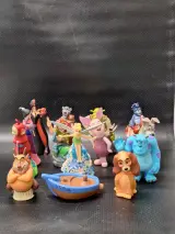 Kavel van 14 vintage Disney, Pixar, DreamWorks en Teletubbies figuren in de vorm van badverzorgingsflessen – foto 2 – kavel bij De Kringwinkel, Gent