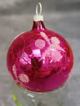 Vintage glazen kerstdecoratie set: piek, kerstballen en kralenslinger – foto 12 – kavel bij De Kringwinkel, Gent