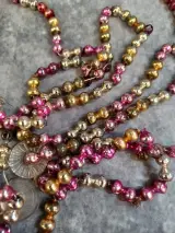 Vintage glazen kerstdecoratie set: piek, kerstballen en kralenslinger – foto 3 – kavel bij De Kringwinkel, Gent