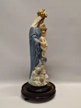 Religieus gipsen beeld van Onze-Lieve-Vrouw van de Overwinning onder mondgeblazen stolp – foto 11 – kavel bij De Kringwinkel, Gent