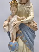 Religieus gipsen beeld van Onze-Lieve-Vrouw van de Overwinning onder mondgeblazen stolp – foto 5 – kavel bij De Kringwinkel, Gent