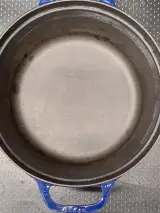 Staub La Cocotte gietijzeren braadpan, diameter 26 cm in donkerblauw – foto 9 – kavel bij De Kringwinkel, Gent