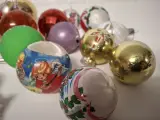 Lot 3 Kerstballen Roze – foto 6 – kavel bij De Kringwinkel, Herzele