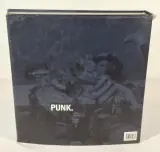 Boek 'Punk.' – foto 2 – kavel bij De Kringwinkel, Geraardsbergen