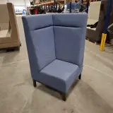 Hoge hoekfauteuil, Innvire, Blauw – kavel bij Onlineveilingmeester, Groningen