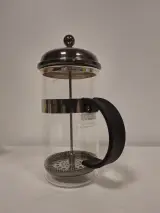 Set van 5 Bodum Franse pers koffiezetters in verschillende kleuren – foto 5 – kavel bij De Kringwinkel, Ronse