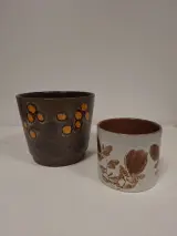 Set van 2 vintage bloempotten met bloemmotief – kavel bij De Kringwinkel, Ronse