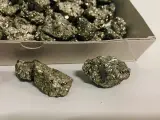 Ca. 100x Pyriet clusters – foto 2 – kavel bij Onlineveilingmeester, Gramsbergen