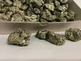 Ca. 100x Pyriet clusters – foto 3 – kavel bij Onlineveilingmeester, Gramsbergen