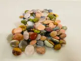 Ca. 120x Handstenen mix S – foto 4 – kavel bij Onlineveilingmeester, Gramsbergen