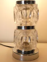 'Ice Cube' Tafellamp – Jaren 70 Space Age Design met stoffen kap – foto 2 – kavel bij De Kringwinkel, Heverlee