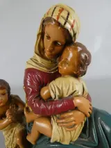 Beeld van moeder met kinderen, decoratief – foto 4 – kavel bij De Kringwinkel, Diest