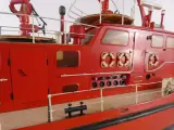 Model brandweerboot Düsseldorf Feuerlöschboot 2 – foto 13 – kavel bij De Kringwinkel, Heverlee