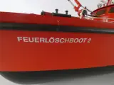 Model brandweerboot Düsseldorf Feuerlöschboot 2 – foto 3 – kavel bij De Kringwinkel, Heverlee