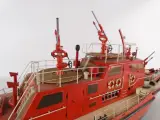 Model brandweerboot Düsseldorf Feuerlöschboot 2 – foto 9 – kavel bij De Kringwinkel, Heverlee